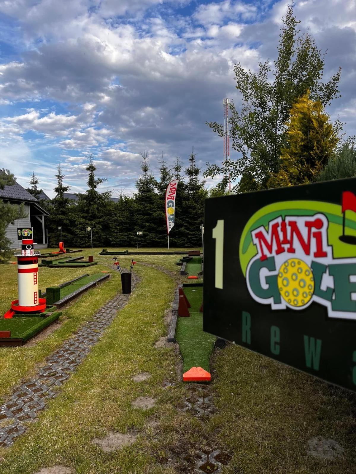 Villa Honoratka Z Prywatnym Polem Do Gry W Mini Golf Rewal Exterior photo